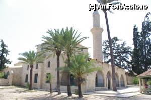 [P18] Moscheea 'Hala Sultan Tekke' - din curtea interioara » foto by cdiana
 - 
<span class="allrVoted glyphicon glyphicon-heart hidden" id="av434242"></span>
<a class="m-l-10 hidden" id="sv434242" onclick="voting_Foto_DelVot(,434242,8732)" role="button">șterge vot <span class="glyphicon glyphicon-remove"></span></a>
<a id="v9434242" class=" c-red"  onclick="voting_Foto_SetVot(434242)" role="button"><span class="glyphicon glyphicon-heart-empty"></span> <b>LIKE</b> = Votează poza</a> <img class="hidden"  id="f434242W9" src="/imagini/loader.gif" border="0" /><span class="AjErrMes hidden" id="e434242ErM"></span>