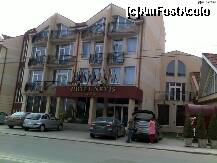 [P27] Hotel Nevis Oradea - Vedere a hotelului, de pe strada Lăpuşului. » foto by creivean
 - 
<span class="allrVoted glyphicon glyphicon-heart hidden" id="av193452"></span>
<a class="m-l-10 hidden" id="sv193452" onclick="voting_Foto_DelVot(,193452,8749)" role="button">șterge vot <span class="glyphicon glyphicon-remove"></span></a>
<a id="v9193452" class=" c-red"  onclick="voting_Foto_SetVot(193452)" role="button"><span class="glyphicon glyphicon-heart-empty"></span> <b>LIKE</b> = Votează poza</a> <img class="hidden"  id="f193452W9" src="/imagini/loader.gif" border="0" /><span class="AjErrMes hidden" id="e193452ErM"></span>