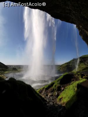 [P42] Seljalandsfoss - vederea-surpriză din grotă » foto by le_maitre
 - 
<span class="allrVoted glyphicon glyphicon-heart hidden" id="av1154583"></span>
<a class="m-l-10 hidden" id="sv1154583" onclick="voting_Foto_DelVot(,1154583,8786)" role="button">șterge vot <span class="glyphicon glyphicon-remove"></span></a>
<a id="v91154583" class=" c-red"  onclick="voting_Foto_SetVot(1154583)" role="button"><span class="glyphicon glyphicon-heart-empty"></span> <b>LIKE</b> = Votează poza</a> <img class="hidden"  id="f1154583W9" src="/imagini/loader.gif" border="0" /><span class="AjErrMes hidden" id="e1154583ErM"></span>