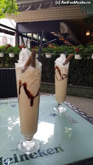 [P11] Pe terasa exterioară vom savura câte un Frappe chocolate!  » foto by Floryn81
 - 
<span class="allrVoted glyphicon glyphicon-heart hidden" id="av634928"></span>
<a class="m-l-10 hidden" id="sv634928" onclick="voting_Foto_DelVot(,634928,8790)" role="button">șterge vot <span class="glyphicon glyphicon-remove"></span></a>
<a id="v9634928" class=" c-red"  onclick="voting_Foto_SetVot(634928)" role="button"><span class="glyphicon glyphicon-heart-empty"></span> <b>LIKE</b> = Votează poza</a> <img class="hidden"  id="f634928W9" src="/imagini/loader.gif" border="0" /><span class="AjErrMes hidden" id="e634928ErM"></span>