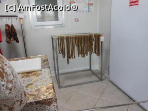 [P18] Sapoca - "La Nea Popa", produse traditionale din carne de oaie, porc si vita. » foto by iulianic
 - 
<span class="allrVoted glyphicon glyphicon-heart hidden" id="av1306074"></span>
<a class="m-l-10 hidden" id="sv1306074" onclick="voting_Foto_DelVot(,1306074,8790)" role="button">șterge vot <span class="glyphicon glyphicon-remove"></span></a>
<a id="v91306074" class=" c-red"  onclick="voting_Foto_SetVot(1306074)" role="button"><span class="glyphicon glyphicon-heart-empty"></span> <b>LIKE</b> = Votează poza</a> <img class="hidden"  id="f1306074W9" src="/imagini/loader.gif" border="0" /><span class="AjErrMes hidden" id="e1306074ErM"></span>