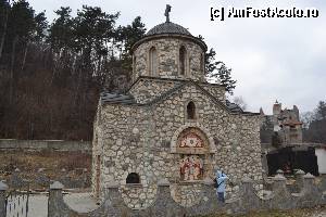 [P12] *M-am straduit sa devin o buna Romanca... si mi-a fost ingaduit sa o vad implinita* sunt cuvintele Reginei Maria catre tara si poporul sau. Capela a strajuit un timp inima Sa.  » foto by arca
 - 
<span class="allrVoted glyphicon glyphicon-heart hidden" id="av403982"></span>
<a class="m-l-10 hidden" id="sv403982" onclick="voting_Foto_DelVot(,403982,8793)" role="button">șterge vot <span class="glyphicon glyphicon-remove"></span></a>
<a id="v9403982" class=" c-red"  onclick="voting_Foto_SetVot(403982)" role="button"><span class="glyphicon glyphicon-heart-empty"></span> <b>LIKE</b> = Votează poza</a> <img class="hidden"  id="f403982W9" src="/imagini/loader.gif" border="0" /><span class="AjErrMes hidden" id="e403982ErM"></span>