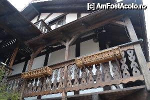[P02] Elemente arhitecturale specifice zonei marginimii Brasovului prezente la pensiunea Casa Medievala.  » foto by arca
 - 
<span class="allrVoted glyphicon glyphicon-heart hidden" id="av403648"></span>
<a class="m-l-10 hidden" id="sv403648" onclick="voting_Foto_DelVot(,403648,8793)" role="button">șterge vot <span class="glyphicon glyphicon-remove"></span></a>
<a id="v9403648" class=" c-red"  onclick="voting_Foto_SetVot(403648)" role="button"><span class="glyphicon glyphicon-heart-empty"></span> <b>LIKE</b> = Votează poza</a> <img class="hidden"  id="f403648W9" src="/imagini/loader.gif" border="0" /><span class="AjErrMes hidden" id="e403648ErM"></span>