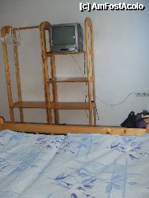 [P08] tv din camera, si raftul pt haine. 
la tv nici n am dat drumul; » foto by gigioc
 - 
<span class="allrVoted glyphicon glyphicon-heart hidden" id="av195710"></span>
<a class="m-l-10 hidden" id="sv195710" onclick="voting_Foto_DelVot(,195710,8794)" role="button">șterge vot <span class="glyphicon glyphicon-remove"></span></a>
<a id="v9195710" class=" c-red"  onclick="voting_Foto_SetVot(195710)" role="button"><span class="glyphicon glyphicon-heart-empty"></span> <b>LIKE</b> = Votează poza</a> <img class="hidden"  id="f195710W9" src="/imagini/loader.gif" border="0" /><span class="AjErrMes hidden" id="e195710ErM"></span>