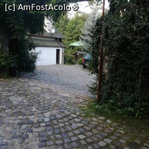 [P01] Drumul pietruit cate leaga soseaua principala de pensiune.  » foto by iulian68
 - 
<span class="allrVoted glyphicon glyphicon-heart hidden" id="av996841"></span>
<a class="m-l-10 hidden" id="sv996841" onclick="voting_Foto_DelVot(,996841,8804)" role="button">șterge vot <span class="glyphicon glyphicon-remove"></span></a>
<a id="v9996841" class=" c-red"  onclick="voting_Foto_SetVot(996841)" role="button"><span class="glyphicon glyphicon-heart-empty"></span> <b>LIKE</b> = Votează poza</a> <img class="hidden"  id="f996841W9" src="/imagini/loader.gif" border="0" /><span class="AjErrMes hidden" id="e996841ErM"></span>