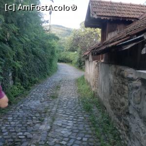 [P02] Intrarea, vazuta sin sosea.  » foto by iulian68
 - 
<span class="allrVoted glyphicon glyphicon-heart hidden" id="av996842"></span>
<a class="m-l-10 hidden" id="sv996842" onclick="voting_Foto_DelVot(,996842,8804)" role="button">șterge vot <span class="glyphicon glyphicon-remove"></span></a>
<a id="v9996842" class=" c-red"  onclick="voting_Foto_SetVot(996842)" role="button"><span class="glyphicon glyphicon-heart-empty"></span> <b>LIKE</b> = Votează poza</a> <img class="hidden"  id="f996842W9" src="/imagini/loader.gif" border="0" /><span class="AjErrMes hidden" id="e996842ErM"></span>