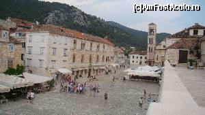 [P30] Piata centrala din Hvar Town » foto by nakamura
 - 
<span class="allrVoted glyphicon glyphicon-heart hidden" id="av647069"></span>
<a class="m-l-10 hidden" id="sv647069" onclick="voting_Foto_DelVot(,647069,8824)" role="button">șterge vot <span class="glyphicon glyphicon-remove"></span></a>
<a id="v9647069" class=" c-red"  onclick="voting_Foto_SetVot(647069)" role="button"><span class="glyphicon glyphicon-heart-empty"></span> <b>LIKE</b> = Votează poza</a> <img class="hidden"  id="f647069W9" src="/imagini/loader.gif" border="0" /><span class="AjErrMes hidden" id="e647069ErM"></span>
