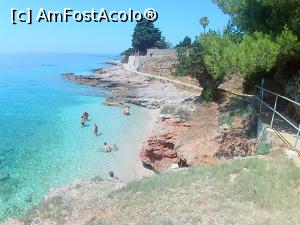[P14] Mici golfuri în Zavala şi poteca pe care se merge în dreapta portului » foto by sle
 - 
<span class="allrVoted glyphicon glyphicon-heart hidden" id="av763557"></span>
<a class="m-l-10 hidden" id="sv763557" onclick="voting_Foto_DelVot(,763557,8824)" role="button">șterge vot <span class="glyphicon glyphicon-remove"></span></a>
<a id="v9763557" class=" c-red"  onclick="voting_Foto_SetVot(763557)" role="button"><span class="glyphicon glyphicon-heart-empty"></span> <b>LIKE</b> = Votează poza</a> <img class="hidden"  id="f763557W9" src="/imagini/loader.gif" border="0" /><span class="AjErrMes hidden" id="e763557ErM"></span>