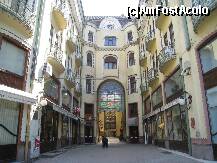 [P06] Oradea - istorie, Pasajul Vulturul Negru » foto by giglia
 - 
<span class="allrVoted glyphicon glyphicon-heart hidden" id="av196991"></span>
<a class="m-l-10 hidden" id="sv196991" onclick="voting_Foto_DelVot(,196991,8839)" role="button">șterge vot <span class="glyphicon glyphicon-remove"></span></a>
<a id="v9196991" class=" c-red"  onclick="voting_Foto_SetVot(196991)" role="button"><span class="glyphicon glyphicon-heart-empty"></span> <b>LIKE</b> = Votează poza</a> <img class="hidden"  id="f196991W9" src="/imagini/loader.gif" border="0" /><span class="AjErrMes hidden" id="e196991ErM"></span>