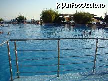 [P23] Piscina mare » foto by Muffin2009*
 - 
<span class="allrVoted glyphicon glyphicon-heart hidden" id="av346935"></span>
<a class="m-l-10 hidden" id="sv346935" onclick="voting_Foto_DelVot(,346935,8847)" role="button">șterge vot <span class="glyphicon glyphicon-remove"></span></a>
<a id="v9346935" class=" c-red"  onclick="voting_Foto_SetVot(346935)" role="button"><span class="glyphicon glyphicon-heart-empty"></span> <b>LIKE</b> = Votează poza</a> <img class="hidden"  id="f346935W9" src="/imagini/loader.gif" border="0" /><span class="AjErrMes hidden" id="e346935ErM"></span>
