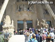 [P29] Barcelona- Sagrada Familia
Intrarea in catedrala, foarte multa lume, 12 euro » foto by andorache
 - 
<span class="allrVoted glyphicon glyphicon-heart hidden" id="av197432"></span>
<a class="m-l-10 hidden" id="sv197432" onclick="voting_Foto_DelVot(,197432,8849)" role="button">șterge vot <span class="glyphicon glyphicon-remove"></span></a>
<a id="v9197432" class=" c-red"  onclick="voting_Foto_SetVot(197432)" role="button"><span class="glyphicon glyphicon-heart-empty"></span> <b>LIKE</b> = Votează poza</a> <img class="hidden"  id="f197432W9" src="/imagini/loader.gif" border="0" /><span class="AjErrMes hidden" id="e197432ErM"></span>