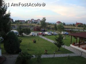 [P14] De la fereastra camerei noastre se vedea o parte a parcării și a curții. » foto by Floryn81
 - 
<span class="allrVoted glyphicon glyphicon-heart hidden" id="av720142"></span>
<a class="m-l-10 hidden" id="sv720142" onclick="voting_Foto_DelVot(,720142,8867)" role="button">șterge vot <span class="glyphicon glyphicon-remove"></span></a>
<a id="v9720142" class=" c-red"  onclick="voting_Foto_SetVot(720142)" role="button"><span class="glyphicon glyphicon-heart-empty"></span> <b>LIKE</b> = Votează poza</a> <img class="hidden"  id="f720142W9" src="/imagini/loader.gif" border="0" /><span class="AjErrMes hidden" id="e720142ErM"></span>