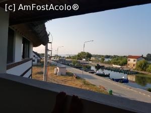 [P01] De pe balconul camerei spre varsarea bratului Sf. Gheorghe in mare.  » foto by bv43hai
 - 
<span class="allrVoted glyphicon glyphicon-heart hidden" id="av769418"></span>
<a class="m-l-10 hidden" id="sv769418" onclick="voting_Foto_DelVot(,769418,8883)" role="button">șterge vot <span class="glyphicon glyphicon-remove"></span></a>
<a id="v9769418" class=" c-red"  onclick="voting_Foto_SetVot(769418)" role="button"><span class="glyphicon glyphicon-heart-empty"></span> <b>LIKE</b> = Votează poza</a> <img class="hidden"  id="f769418W9" src="/imagini/loader.gif" border="0" /><span class="AjErrMes hidden" id="e769418ErM"></span>