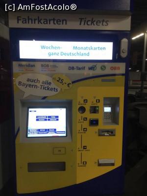 [P01] Un tip de automat de unde puteti lua Bayern-Ticket (are si limba engleza) » foto by mishu
 - 
<span class="allrVoted glyphicon glyphicon-heart hidden" id="av1170693"></span>
<a class="m-l-10 hidden" id="sv1170693" onclick="voting_Foto_DelVot(,1170693,8893)" role="button">șterge vot <span class="glyphicon glyphicon-remove"></span></a>
<a id="v91170693" class=" c-red"  onclick="voting_Foto_SetVot(1170693)" role="button"><span class="glyphicon glyphicon-heart-empty"></span> <b>LIKE</b> = Votează poza</a> <img class="hidden"  id="f1170693W9" src="/imagini/loader.gif" border="0" /><span class="AjErrMes hidden" id="e1170693ErM"></span>