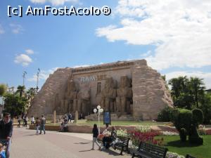 [P48] Intrarea la Ramses il Risveglio » foto by ariciu*
 - 
<span class="allrVoted glyphicon glyphicon-heart hidden" id="av734640"></span>
<a class="m-l-10 hidden" id="sv734640" onclick="voting_Foto_DelVot(,734640,8903)" role="button">șterge vot <span class="glyphicon glyphicon-remove"></span></a>
<a id="v9734640" class=" c-red"  onclick="voting_Foto_SetVot(734640)" role="button"><span class="glyphicon glyphicon-heart-empty"></span> <b>LIKE</b> = Votează poza</a> <img class="hidden"  id="f734640W9" src="/imagini/loader.gif" border="0" /><span class="AjErrMes hidden" id="e734640ErM"></span>