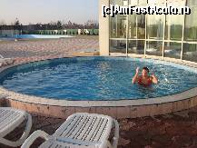 [P10] Partea exterioara a bazinului cu apa <s>cea mai fierbinte</s> rece situat jumatate in interior, jumatate in exterior <s>si cu efect de gheizer</s> » foto by pink_gabi*
 - 
<span class="allrVoted glyphicon glyphicon-heart hidden" id="av64171"></span>
<a class="m-l-10 hidden" id="sv64171" onclick="voting_Foto_DelVot(,64171,8906)" role="button">șterge vot <span class="glyphicon glyphicon-remove"></span></a>
<a id="v964171" class=" c-red"  onclick="voting_Foto_SetVot(64171)" role="button"><span class="glyphicon glyphicon-heart-empty"></span> <b>LIKE</b> = Votează poza</a> <img class="hidden"  id="f64171W9" src="/imagini/loader.gif" border="0" /><span class="AjErrMes hidden" id="e64171ErM"></span>