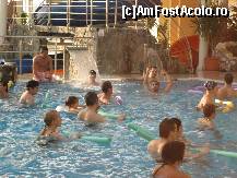 [P04] Cursul de aqua-gym in bazinul central din strand » foto by pink_gabi*
 - 
<span class="allrVoted glyphicon glyphicon-heart hidden" id="av64165"></span>
<a class="m-l-10 hidden" id="sv64165" onclick="voting_Foto_DelVot(,64165,8906)" role="button">șterge vot <span class="glyphicon glyphicon-remove"></span></a>
<a id="v964165" class=" c-red"  onclick="voting_Foto_SetVot(64165)" role="button"><span class="glyphicon glyphicon-heart-empty"></span> <b>LIKE</b> = Votează poza</a> <img class="hidden"  id="f64165W9" src="/imagini/loader.gif" border="0" /><span class="AjErrMes hidden" id="e64165ErM"></span>