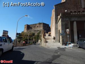 [P19] Castello di Scilla. În locul acesta stătea, probabil, monstrul. :))  » foto by Costi
 - 
<span class="allrVoted glyphicon glyphicon-heart hidden" id="av850100"></span>
<a class="m-l-10 hidden" id="sv850100" onclick="voting_Foto_DelVot(,850100,8924)" role="button">șterge vot <span class="glyphicon glyphicon-remove"></span></a>
<a id="v9850100" class=" c-red"  onclick="voting_Foto_SetVot(850100)" role="button"><span class="glyphicon glyphicon-heart-empty"></span> <b>LIKE</b> = Votează poza</a> <img class="hidden"  id="f850100W9" src="/imagini/loader.gif" border="0" /><span class="AjErrMes hidden" id="e850100ErM"></span>