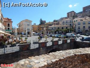 [P25] Piazza della Repubblica, din Pizzo, văzută din Castello Murat » foto by Costi
 - 
<span class="allrVoted glyphicon glyphicon-heart hidden" id="av850106"></span>
<a class="m-l-10 hidden" id="sv850106" onclick="voting_Foto_DelVot(,850106,8924)" role="button">șterge vot <span class="glyphicon glyphicon-remove"></span></a>
<a id="v9850106" class=" c-red"  onclick="voting_Foto_SetVot(850106)" role="button"><span class="glyphicon glyphicon-heart-empty"></span> <b>LIKE</b> = Votează poza</a> <img class="hidden"  id="f850106W9" src="/imagini/loader.gif" border="0" /><span class="AjErrMes hidden" id="e850106ErM"></span>