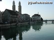 [P18] Raul Limmat, cladiri frumoase dar simbolul orasului Zurich il reprezinta Grossmunster, cu cele 2 turnuri gemene, inalte, ce parca strapung cerul » foto by ileanaxperta*
 - 
<span class="allrVoted glyphicon glyphicon-heart hidden" id="av274708"></span>
<a class="m-l-10 hidden" id="sv274708" onclick="voting_Foto_DelVot(,274708,8927)" role="button">șterge vot <span class="glyphicon glyphicon-remove"></span></a>
<a id="v9274708" class=" c-red"  onclick="voting_Foto_SetVot(274708)" role="button"><span class="glyphicon glyphicon-heart-empty"></span> <b>LIKE</b> = Votează poza</a> <img class="hidden"  id="f274708W9" src="/imagini/loader.gif" border="0" /><span class="AjErrMes hidden" id="e274708ErM"></span>
