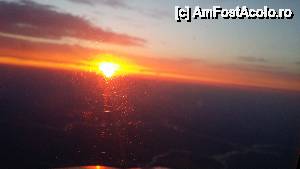 [P01] Cu avionul în Turcia- Răsărit de soare admirat din avion » foto by nicole33
 - 
<span class="allrVoted glyphicon glyphicon-heart hidden" id="av507198"></span>
<a class="m-l-10 hidden" id="sv507198" onclick="voting_Foto_DelVot(,507198,8928)" role="button">șterge vot <span class="glyphicon glyphicon-remove"></span></a>
<a id="v9507198" class=" c-red"  onclick="voting_Foto_SetVot(507198)" role="button"><span class="glyphicon glyphicon-heart-empty"></span> <b>LIKE</b> = Votează poza</a> <img class="hidden"  id="f507198W9" src="/imagini/loader.gif" border="0" /><span class="AjErrMes hidden" id="e507198ErM"></span>