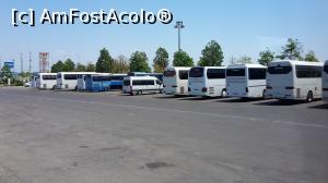 [P03] Parcarea aeroportului unde aşteptau microbuzele şi autocarele turiştii pentru transfer » foto by sebigeanina
 - 
<span class="allrVoted glyphicon glyphicon-heart hidden" id="av768860"></span>
<a class="m-l-10 hidden" id="sv768860" onclick="voting_Foto_DelVot(,768860,8928)" role="button">șterge vot <span class="glyphicon glyphicon-remove"></span></a>
<a id="v9768860" class=" c-red"  onclick="voting_Foto_SetVot(768860)" role="button"><span class="glyphicon glyphicon-heart-empty"></span> <b>LIKE</b> = Votează poza</a> <img class="hidden"  id="f768860W9" src="/imagini/loader.gif" border="0" /><span class="AjErrMes hidden" id="e768860ErM"></span>