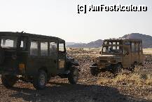 [P19] doua jeepuri din anii '60. Ni s-a explicat ca doar acestea puteau face fata desertului. Praful de aici strica motoarele jeepurilor din noua generatie » foto by mariarosa
 - 
<span class="allrVoted glyphicon glyphicon-heart hidden" id="av200747"></span>
<a class="m-l-10 hidden" id="sv200747" onclick="voting_Foto_DelVot(,200747,8930)" role="button">șterge vot <span class="glyphicon glyphicon-remove"></span></a>
<a id="v9200747" class=" c-red"  onclick="voting_Foto_SetVot(200747)" role="button"><span class="glyphicon glyphicon-heart-empty"></span> <b>LIKE</b> = Votează poza</a> <img class="hidden"  id="f200747W9" src="/imagini/loader.gif" border="0" /><span class="AjErrMes hidden" id="e200747ErM"></span>