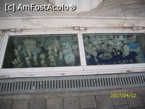 [P12] Micile 'vitrine' de pe trotuar.  » foto by puiutea
 - 
<span class="allrVoted glyphicon glyphicon-heart hidden" id="av848272"></span>
<a class="m-l-10 hidden" id="sv848272" onclick="voting_Foto_DelVot(,848272,8940)" role="button">șterge vot <span class="glyphicon glyphicon-remove"></span></a>
<a id="v9848272" class=" c-red"  onclick="voting_Foto_SetVot(848272)" role="button"><span class="glyphicon glyphicon-heart-empty"></span> <b>LIKE</b> = Votează poza</a> <img class="hidden"  id="f848272W9" src="/imagini/loader.gif" border="0" /><span class="AjErrMes hidden" id="e848272ErM"></span>