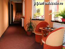 [P04] Pe holuri, mici spatii de odihna/servit cafeaua, amenajate cu gust. » foto by ctc
 - 
<span class="allrVoted glyphicon glyphicon-heart hidden" id="av202138"></span>
<a class="m-l-10 hidden" id="sv202138" onclick="voting_Foto_DelVot(,202138,8953)" role="button">șterge vot <span class="glyphicon glyphicon-remove"></span></a>
<a id="v9202138" class=" c-red"  onclick="voting_Foto_SetVot(202138)" role="button"><span class="glyphicon glyphicon-heart-empty"></span> <b>LIKE</b> = Votează poza</a> <img class="hidden"  id="f202138W9" src="/imagini/loader.gif" border="0" /><span class="AjErrMes hidden" id="e202138ErM"></span>