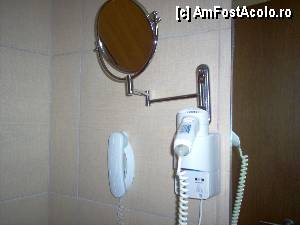 [P07] cele necesare in baie... mai putin telefonul » foto by hlli
 - 
<span class="allrVoted glyphicon glyphicon-heart hidden" id="av375250"></span>
<a class="m-l-10 hidden" id="sv375250" onclick="voting_Foto_DelVot(,375250,9009)" role="button">șterge vot <span class="glyphicon glyphicon-remove"></span></a>
<a id="v9375250" class=" c-red"  onclick="voting_Foto_SetVot(375250)" role="button"><span class="glyphicon glyphicon-heart-empty"></span> <b>LIKE</b> = Votează poza</a> <img class="hidden"  id="f375250W9" src="/imagini/loader.gif" border="0" /><span class="AjErrMes hidden" id="e375250ErM"></span>