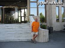 [P16] in fata receptiei, eu » foto by ionita
 - 
<span class="allrVoted glyphicon glyphicon-heart hidden" id="av234114"></span>
<a class="m-l-10 hidden" id="sv234114" onclick="voting_Foto_DelVot(,234114,9009)" role="button">șterge vot <span class="glyphicon glyphicon-remove"></span></a>
<a id="v9234114" class=" c-red"  onclick="voting_Foto_SetVot(234114)" role="button"><span class="glyphicon glyphicon-heart-empty"></span> <b>LIKE</b> = Votează poza</a> <img class="hidden"  id="f234114W9" src="/imagini/loader.gif" border="0" /><span class="AjErrMes hidden" id="e234114ErM"></span>
