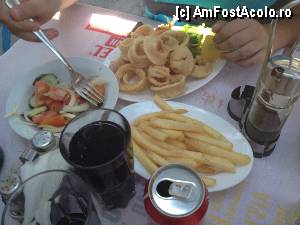 [P25] Meniu cu calamari la Kouklis de 10 euro » foto by mauricius*
 - 
<span class="allrVoted glyphicon glyphicon-heart hidden" id="av367844"></span>
<a class="m-l-10 hidden" id="sv367844" onclick="voting_Foto_DelVot(,367844,9009)" role="button">șterge vot <span class="glyphicon glyphicon-remove"></span></a>
<a id="v9367844" class=" c-red"  onclick="voting_Foto_SetVot(367844)" role="button"><span class="glyphicon glyphicon-heart-empty"></span> <b>LIKE</b> = Votează poza</a> <img class="hidden"  id="f367844W9" src="/imagini/loader.gif" border="0" /><span class="AjErrMes hidden" id="e367844ErM"></span>