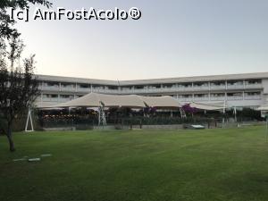 [P16] Hilton Dalaman Sarigerme - hotelul şi terasa restaurantului principal » foto by nicole33
 - 
<span class="allrVoted glyphicon glyphicon-heart hidden" id="av1205208"></span>
<a class="m-l-10 hidden" id="sv1205208" onclick="voting_Foto_DelVot(,1205208,9010)" role="button">șterge vot <span class="glyphicon glyphicon-remove"></span></a>
<a id="v91205208" class=" c-red"  onclick="voting_Foto_SetVot(1205208)" role="button"><span class="glyphicon glyphicon-heart-empty"></span> <b>LIKE</b> = Votează poza</a> <img class="hidden"  id="f1205208W9" src="/imagini/loader.gif" border="0" /><span class="AjErrMes hidden" id="e1205208ErM"></span>