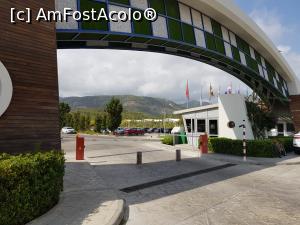[P53] Hilton Dalaman Sarigerme - poarta de intrare şi o parte din parcare » foto by nicole33
 - 
<span class="allrVoted glyphicon glyphicon-heart hidden" id="av1205245"></span>
<a class="m-l-10 hidden" id="sv1205245" onclick="voting_Foto_DelVot(,1205245,9010)" role="button">șterge vot <span class="glyphicon glyphicon-remove"></span></a>
<a id="v91205245" class=" c-red"  onclick="voting_Foto_SetVot(1205245)" role="button"><span class="glyphicon glyphicon-heart-empty"></span> <b>LIKE</b> = Votează poza</a> <img class="hidden"  id="f1205245W9" src="/imagini/loader.gif" border="0" /><span class="AjErrMes hidden" id="e1205245ErM"></span>