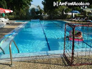 [P26] Piscina din curtea clădirii B.  » foto by Dabator
 - 
<span class="allrVoted glyphicon glyphicon-heart hidden" id="av505041"></span>
<a class="m-l-10 hidden" id="sv505041" onclick="voting_Foto_DelVot(,505041,9011)" role="button">șterge vot <span class="glyphicon glyphicon-remove"></span></a>
<a id="v9505041" class=" c-red"  onclick="voting_Foto_SetVot(505041)" role="button"><span class="glyphicon glyphicon-heart-empty"></span> <b>LIKE</b> = Votează poza</a> <img class="hidden"  id="f505041W9" src="/imagini/loader.gif" border="0" /><span class="AjErrMes hidden" id="e505041ErM"></span>