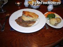[P02] 'Ale Pie and Beef'. Carne de vaca pusa intr-un fel de placinta. Avea si ceva vin in sos, cred. » foto by TraianS
 - 
<span class="allrVoted glyphicon glyphicon-heart hidden" id="av204506"></span>
<a class="m-l-10 hidden" id="sv204506" onclick="voting_Foto_DelVot(,204506,9014)" role="button">șterge vot <span class="glyphicon glyphicon-remove"></span></a>
<a id="v9204506" class=" c-red"  onclick="voting_Foto_SetVot(204506)" role="button"><span class="glyphicon glyphicon-heart-empty"></span> <b>LIKE</b> = Votează poza</a> <img class="hidden"  id="f204506W9" src="/imagini/loader.gif" border="0" /><span class="AjErrMes hidden" id="e204506ErM"></span>