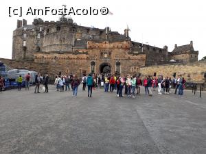 [P18] Ne pregatim sa intram in Castelul din Edinburgh.  » foto by Aurici
 - 
<span class="allrVoted glyphicon glyphicon-heart hidden" id="av908609"></span>
<a class="m-l-10 hidden" id="sv908609" onclick="voting_Foto_DelVot(,908609,9014)" role="button">șterge vot <span class="glyphicon glyphicon-remove"></span></a>
<a id="v9908609" class=" c-red"  onclick="voting_Foto_SetVot(908609)" role="button"><span class="glyphicon glyphicon-heart-empty"></span> <b>LIKE</b> = Votează poza</a> <img class="hidden"  id="f908609W9" src="/imagini/loader.gif" border="0" /><span class="AjErrMes hidden" id="e908609ErM"></span>