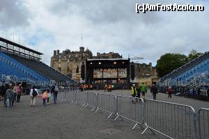 [P03] Edinburgh - spre castel: spațiul în care va avea loc concertul Bpyzone » foto by makuy*
 - 
<span class="allrVoted glyphicon glyphicon-heart hidden" id="av652753"></span>
<a class="m-l-10 hidden" id="sv652753" onclick="voting_Foto_DelVot(,652753,9014)" role="button">șterge vot <span class="glyphicon glyphicon-remove"></span></a>
<a id="v9652753" class=" c-red"  onclick="voting_Foto_SetVot(652753)" role="button"><span class="glyphicon glyphicon-heart-empty"></span> <b>LIKE</b> = Votează poza</a> <img class="hidden"  id="f652753W9" src="/imagini/loader.gif" border="0" /><span class="AjErrMes hidden" id="e652753ErM"></span>