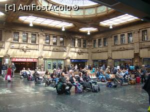 [P09] Sala de așteptare Waverley Station » foto by Marius 72
 - 
<span class="allrVoted glyphicon glyphicon-heart hidden" id="av1159152"></span>
<a class="m-l-10 hidden" id="sv1159152" onclick="voting_Foto_DelVot(,1159152,9014)" role="button">șterge vot <span class="glyphicon glyphicon-remove"></span></a>
<a id="v91159152" class=" c-red"  onclick="voting_Foto_SetVot(1159152)" role="button"><span class="glyphicon glyphicon-heart-empty"></span> <b>LIKE</b> = Votează poza</a> <img class="hidden"  id="f1159152W9" src="/imagini/loader.gif" border="0" /><span class="AjErrMes hidden" id="e1159152ErM"></span>