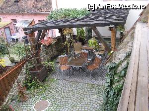 [P10] Curtea interioara de la Fronius Residence, Sighisoara » foto by vlado2
 - 
<span class="allrVoted glyphicon glyphicon-heart hidden" id="av455331"></span>
<a class="m-l-10 hidden" id="sv455331" onclick="voting_Foto_DelVot(,455331,9026)" role="button">șterge vot <span class="glyphicon glyphicon-remove"></span></a>
<a id="v9455331" class=" c-red"  onclick="voting_Foto_SetVot(455331)" role="button"><span class="glyphicon glyphicon-heart-empty"></span> <b>LIKE</b> = Votează poza</a> <img class="hidden"  id="f455331W9" src="/imagini/loader.gif" border="0" /><span class="AjErrMes hidden" id="e455331ErM"></span>