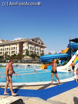 [P13] Piscina hotelului » foto by Teo2018
 - 
<span class="allrVoted glyphicon glyphicon-heart hidden" id="av1079961"></span>
<a class="m-l-10 hidden" id="sv1079961" onclick="voting_Foto_DelVot(,1079961,9027)" role="button">șterge vot <span class="glyphicon glyphicon-remove"></span></a>
<a id="v91079961" class=" c-red"  onclick="voting_Foto_SetVot(1079961)" role="button"><span class="glyphicon glyphicon-heart-empty"></span> <b>LIKE</b> = Votează poza</a> <img class="hidden"  id="f1079961W9" src="/imagini/loader.gif" border="0" /><span class="AjErrMes hidden" id="e1079961ErM"></span>