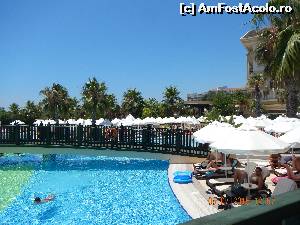 [P20] Unul din podurile de peste piscina si o parte din umbrelele aferente.  » foto by rora
 - 
<span class="allrVoted glyphicon glyphicon-heart hidden" id="av637563"></span>
<a class="m-l-10 hidden" id="sv637563" onclick="voting_Foto_DelVot(,637563,9027)" role="button">șterge vot <span class="glyphicon glyphicon-remove"></span></a>
<a id="v9637563" class=" c-red"  onclick="voting_Foto_SetVot(637563)" role="button"><span class="glyphicon glyphicon-heart-empty"></span> <b>LIKE</b> = Votează poza</a> <img class="hidden"  id="f637563W9" src="/imagini/loader.gif" border="0" /><span class="AjErrMes hidden" id="e637563ErM"></span>
