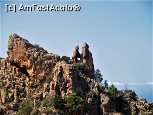[P01] ”Indrăgostiții” - două stînci care formează o inimă, o adevărată emblemă a defileului Calanques.  » foto by Mika
 - 
<span class="allrVoted glyphicon glyphicon-heart hidden" id="av1032313"></span>
<a class="m-l-10 hidden" id="sv1032313" onclick="voting_Foto_DelVot(,1032313,9033)" role="button">șterge vot <span class="glyphicon glyphicon-remove"></span></a>
<a id="v91032313" class=" c-red"  onclick="voting_Foto_SetVot(1032313)" role="button"><span class="glyphicon glyphicon-heart-empty"></span> <b>LIKE</b> = Votează poza</a> <img class="hidden"  id="f1032313W9" src="/imagini/loader.gif" border="0" /><span class="AjErrMes hidden" id="e1032313ErM"></span>