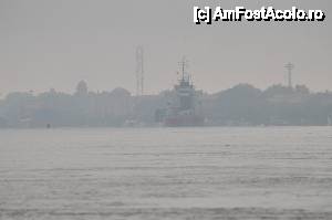 [P43] Nici ceata de pe canalul Sulina nu ne opreste sa pornim in Delta.  » foto by Arpad Bojte
 - 
<span class="allrVoted glyphicon glyphicon-heart hidden" id="av435662"></span>
<a class="m-l-10 hidden" id="sv435662" onclick="voting_Foto_DelVot(,435662,9050)" role="button">șterge vot <span class="glyphicon glyphicon-remove"></span></a>
<a id="v9435662" class=" c-red"  onclick="voting_Foto_SetVot(435662)" role="button"><span class="glyphicon glyphicon-heart-empty"></span> <b>LIKE</b> = Votează poza</a> <img class="hidden"  id="f435662W9" src="/imagini/loader.gif" border="0" /><span class="AjErrMes hidden" id="e435662ErM"></span>