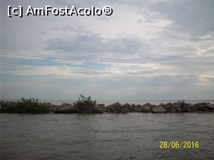 [P11] Aici Dunarea, dincolo de dig Marea » foto by gabri71
 - 
<span class="allrVoted glyphicon glyphicon-heart hidden" id="av760542"></span>
<a class="m-l-10 hidden" id="sv760542" onclick="voting_Foto_DelVot(,760542,9050)" role="button">șterge vot <span class="glyphicon glyphicon-remove"></span></a>
<a id="v9760542" class=" c-red"  onclick="voting_Foto_SetVot(760542)" role="button"><span class="glyphicon glyphicon-heart-empty"></span> <b>LIKE</b> = Votează poza</a> <img class="hidden"  id="f760542W9" src="/imagini/loader.gif" border="0" /><span class="AjErrMes hidden" id="e760542ErM"></span>