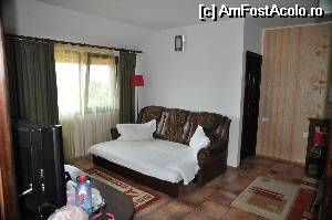 [P15] Canapeaua dubla extensibila intinsa. In fata ei este usa de la balconul apartamentului » foto by Catzus
 - 
<span class="allrVoted glyphicon glyphicon-heart hidden" id="av530105"></span>
<a class="m-l-10 hidden" id="sv530105" onclick="voting_Foto_DelVot(,530105,9050)" role="button">șterge vot <span class="glyphicon glyphicon-remove"></span></a>
<a id="v9530105" class=" c-red"  onclick="voting_Foto_SetVot(530105)" role="button"><span class="glyphicon glyphicon-heart-empty"></span> <b>LIKE</b> = Votează poza</a> <img class="hidden"  id="f530105W9" src="/imagini/loader.gif" border="0" /><span class="AjErrMes hidden" id="e530105ErM"></span>
