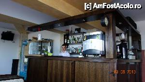 [P05] Barul pensiunii. Petrica pregateste cafeaua care insoteste rezolvarea emailurilor;)  » foto by samcluj
 - 
<span class="allrVoted glyphicon glyphicon-heart hidden" id="av458769"></span>
<a class="m-l-10 hidden" id="sv458769" onclick="voting_Foto_DelVot(,458769,9050)" role="button">șterge vot <span class="glyphicon glyphicon-remove"></span></a>
<a id="v9458769" class=" c-red"  onclick="voting_Foto_SetVot(458769)" role="button"><span class="glyphicon glyphicon-heart-empty"></span> <b>LIKE</b> = Votează poza</a> <img class="hidden"  id="f458769W9" src="/imagini/loader.gif" border="0" /><span class="AjErrMes hidden" id="e458769ErM"></span>