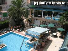 [P03] Barul de la piscina - Kaktus Playa Hotel » foto by cintus
 - 
<span class="allrVoted glyphicon glyphicon-heart hidden" id="av206787"></span>
<a class="m-l-10 hidden" id="sv206787" onclick="voting_Foto_DelVot(,206787,9053)" role="button">șterge vot <span class="glyphicon glyphicon-remove"></span></a>
<a id="v9206787" class=" c-red"  onclick="voting_Foto_SetVot(206787)" role="button"><span class="glyphicon glyphicon-heart-empty"></span> <b>LIKE</b> = Votează poza</a> <img class="hidden"  id="f206787W9" src="/imagini/loader.gif" border="0" /><span class="AjErrMes hidden" id="e206787ErM"></span>
