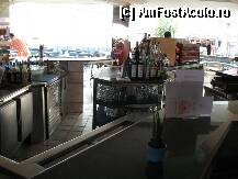 [P09] Barul de la intrare - terasa Kaktus Playa Hotel » foto by cintus
 - 
<span class="allrVoted glyphicon glyphicon-heart hidden" id="av206793"></span>
<a class="m-l-10 hidden" id="sv206793" onclick="voting_Foto_DelVot(,206793,9053)" role="button">șterge vot <span class="glyphicon glyphicon-remove"></span></a>
<a id="v9206793" class=" c-red"  onclick="voting_Foto_SetVot(206793)" role="button"><span class="glyphicon glyphicon-heart-empty"></span> <b>LIKE</b> = Votează poza</a> <img class="hidden"  id="f206793W9" src="/imagini/loader.gif" border="0" /><span class="AjErrMes hidden" id="e206793ErM"></span>