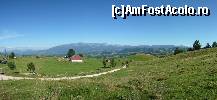 [P07] muntii Bucegi vazuti din satul Sirnea » foto by bianca17
 - 
<span class="allrVoted glyphicon glyphicon-heart hidden" id="av245300"></span>
<a class="m-l-10 hidden" id="sv245300" onclick="voting_Foto_DelVot(,245300,9059)" role="button">șterge vot <span class="glyphicon glyphicon-remove"></span></a>
<a id="v9245300" class=" c-red"  onclick="voting_Foto_SetVot(245300)" role="button"><span class="glyphicon glyphicon-heart-empty"></span> <b>LIKE</b> = Votează poza</a> <img class="hidden"  id="f245300W9" src="/imagini/loader.gif" border="0" /><span class="AjErrMes hidden" id="e245300ErM"></span>